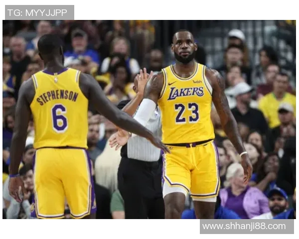 2020年勇士与湖人激战回顾球场上的荣耀与挑战交织的传奇之路 2020年勇士与湖人激战回顾球场上的荣耀与挑战交织的传奇之路